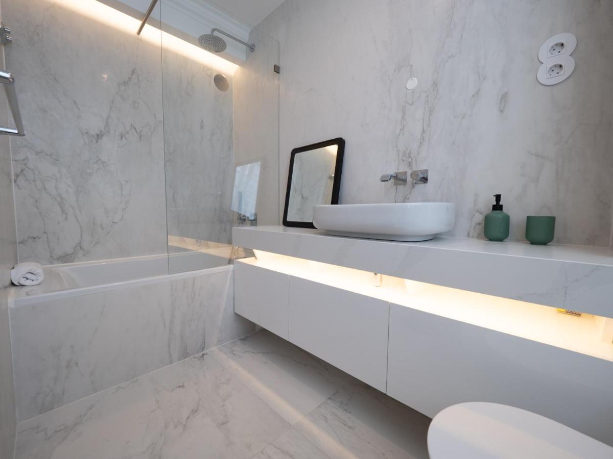 Augusta 229-5E-City Center Apt- Balcony & Elevator 리스본 외부 사진